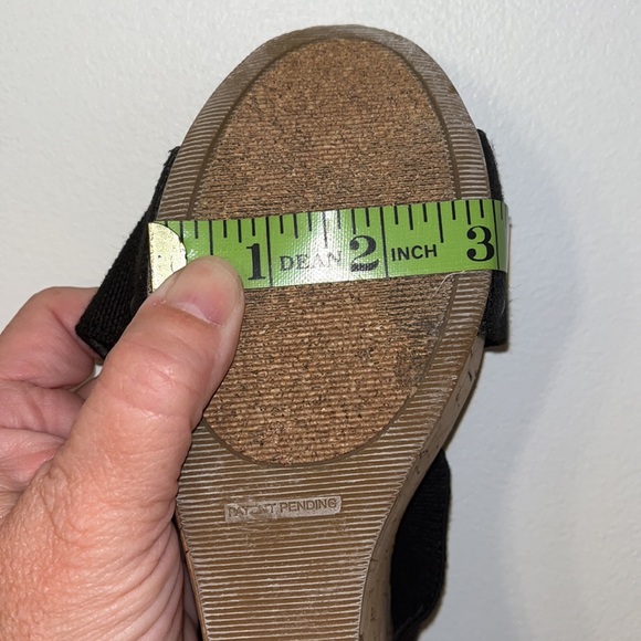 EUC Lucky Brand black stretchy straps/cork wedges - Picture 8 of 8